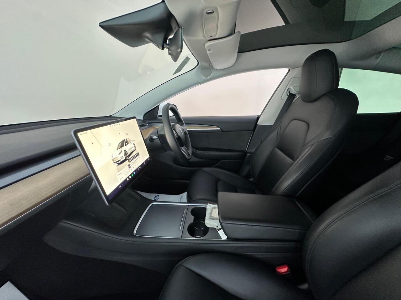 Tesla Model 3 AF72UUV