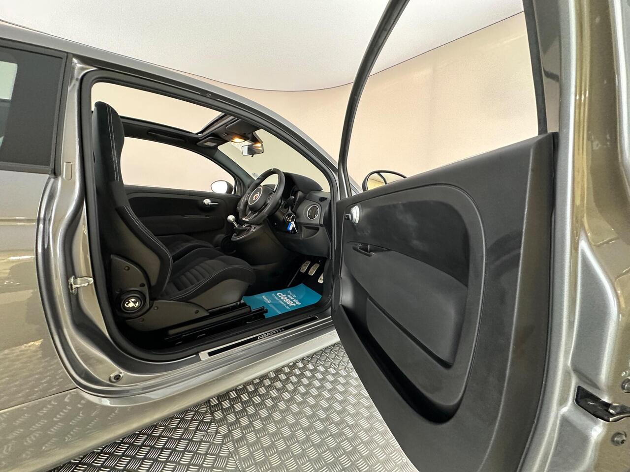 Abarth 595C RO22DDX