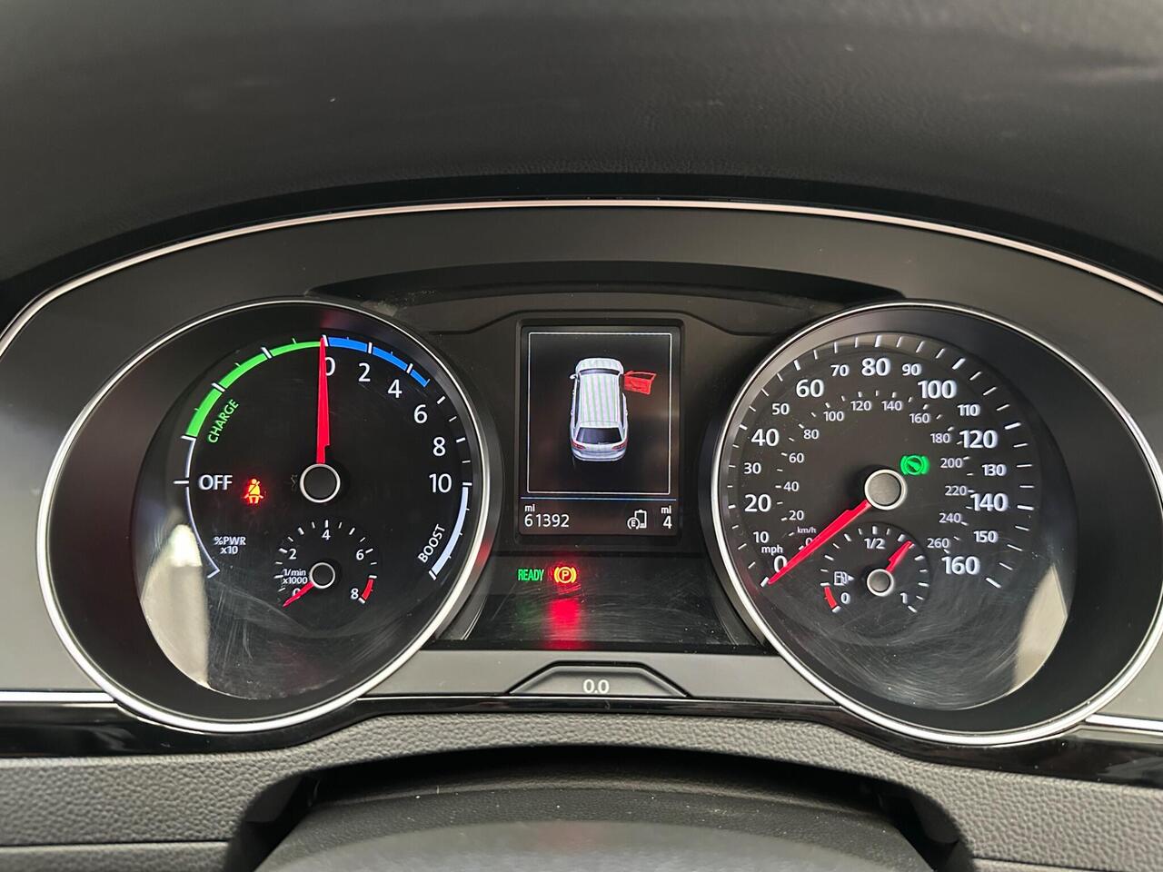 Volkswagen Passat YE70UZH