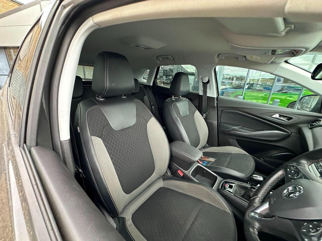 Vauxhall Grandland X DY68ZWW