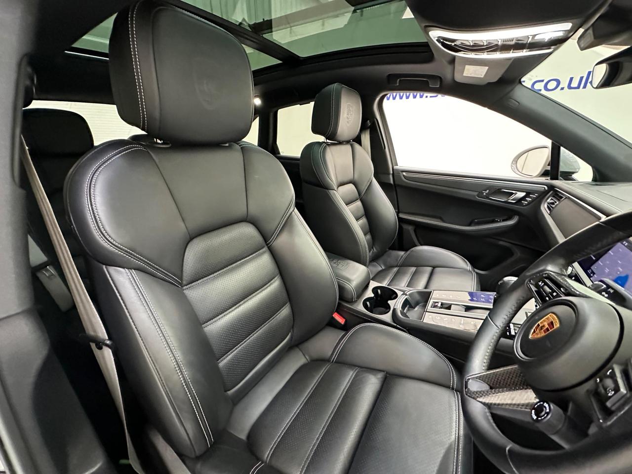 Porsche Macan SM22PHN
