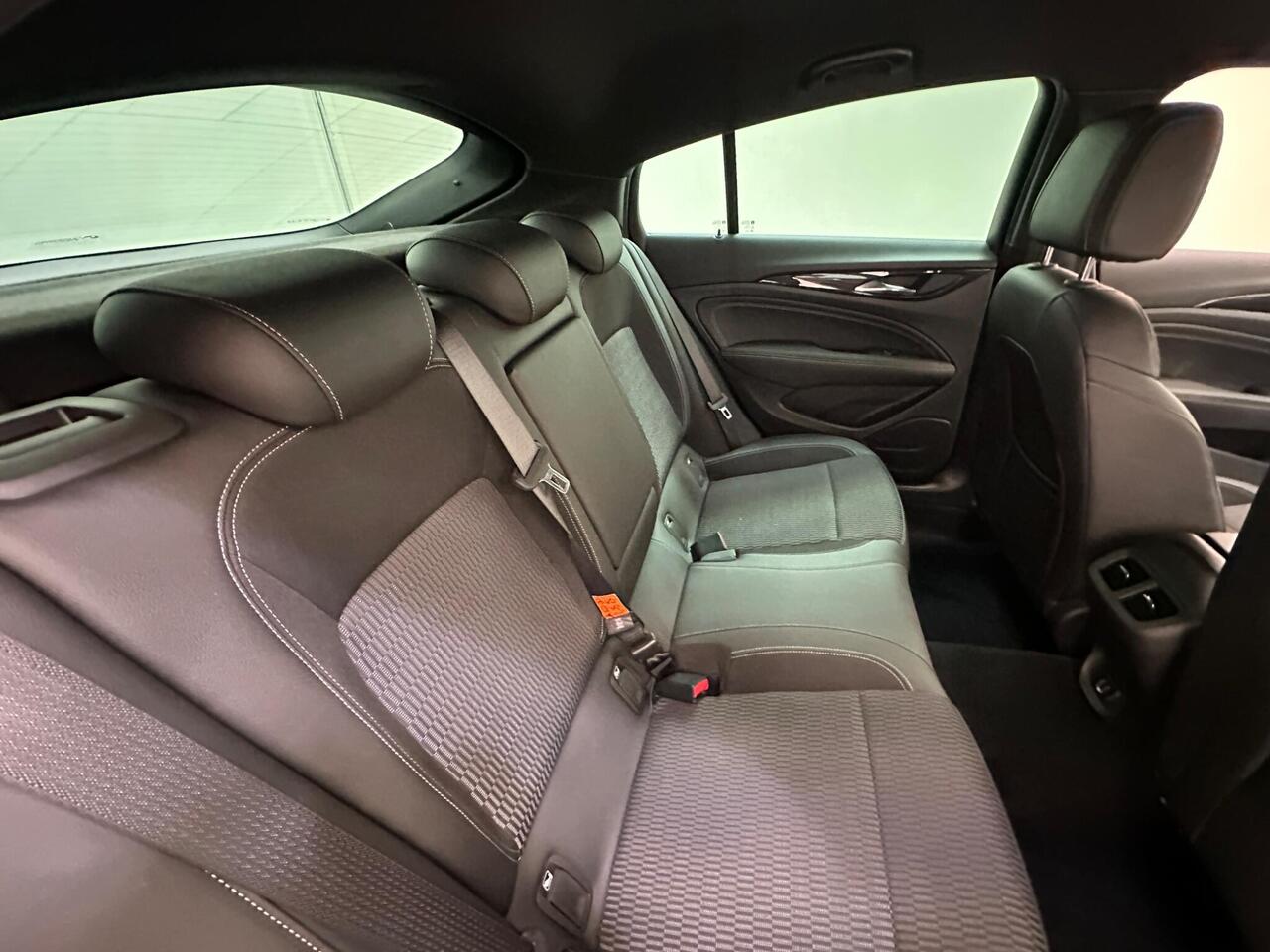 Vauxhall Insignia BG18OSM