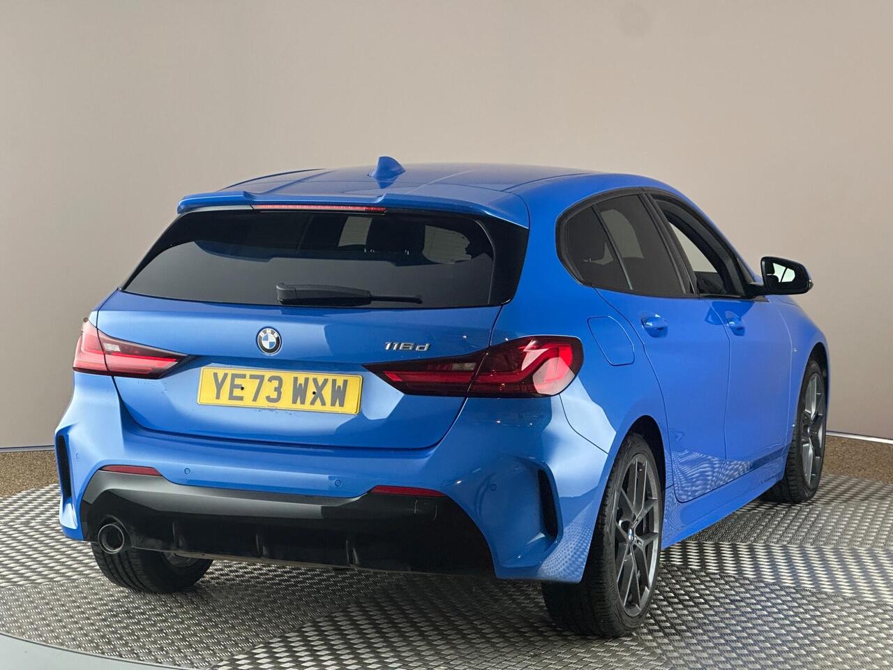 BMW 1 Series YE73WXW