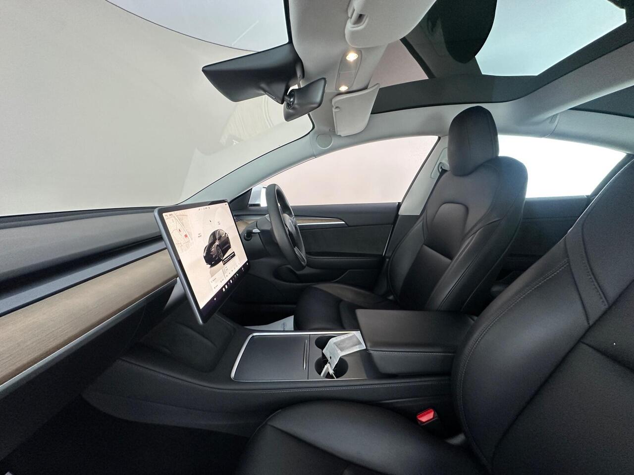 Tesla Model 3 AF72VLG