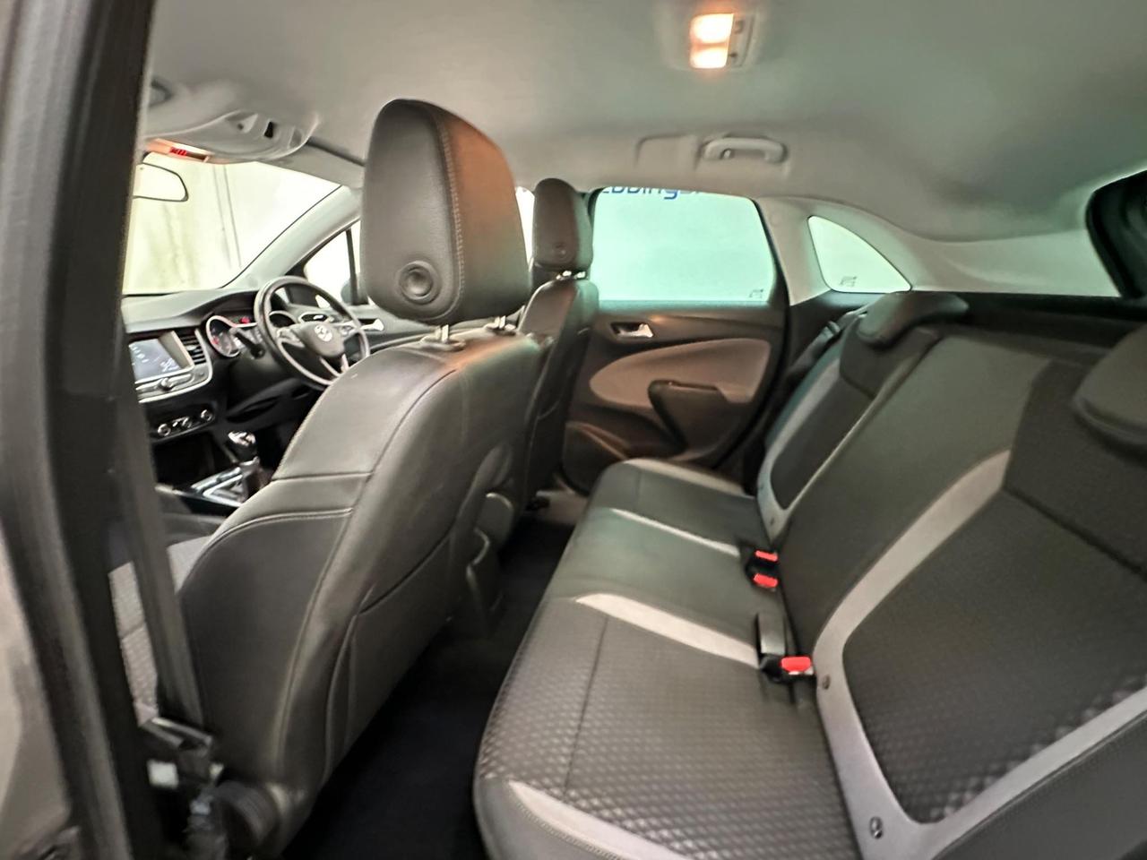 Vauxhall Crossland X YU19FDN