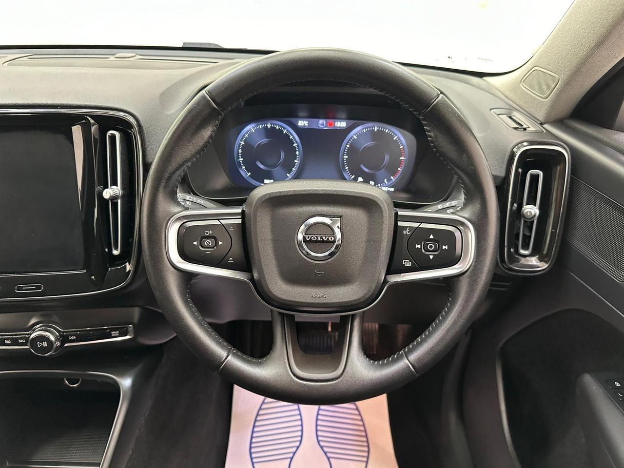 Volvo XC40 YM70FWV