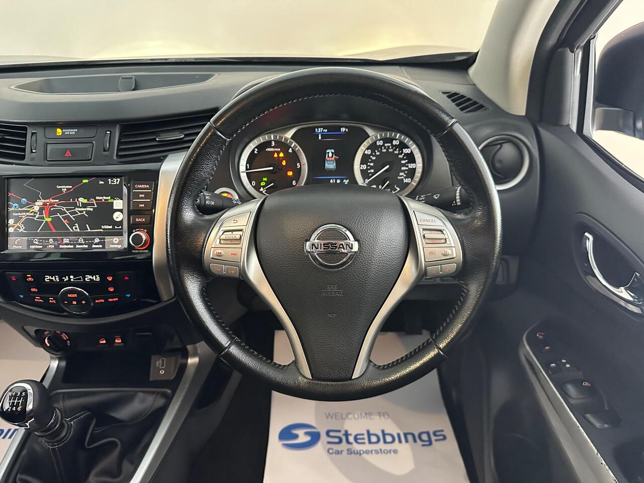 Nissan Navara YH21DDW