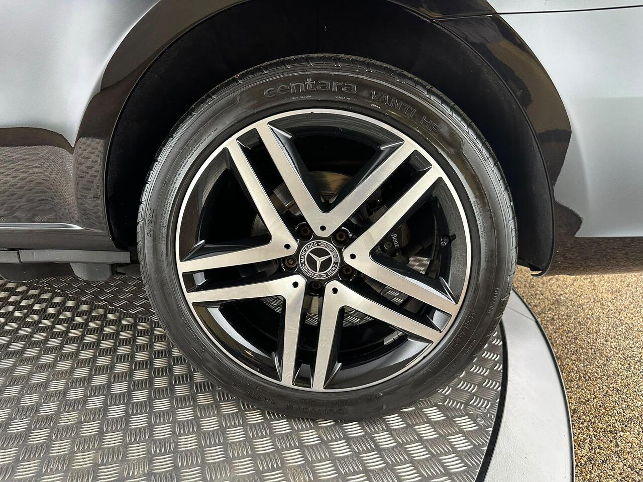 Mercedes-Benz V Class WA72UGG