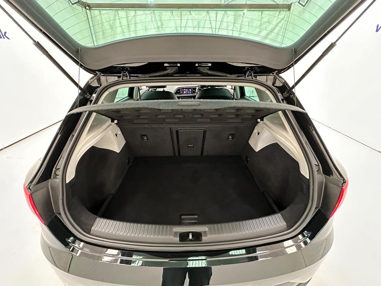 SEAT Leon YL17UVC