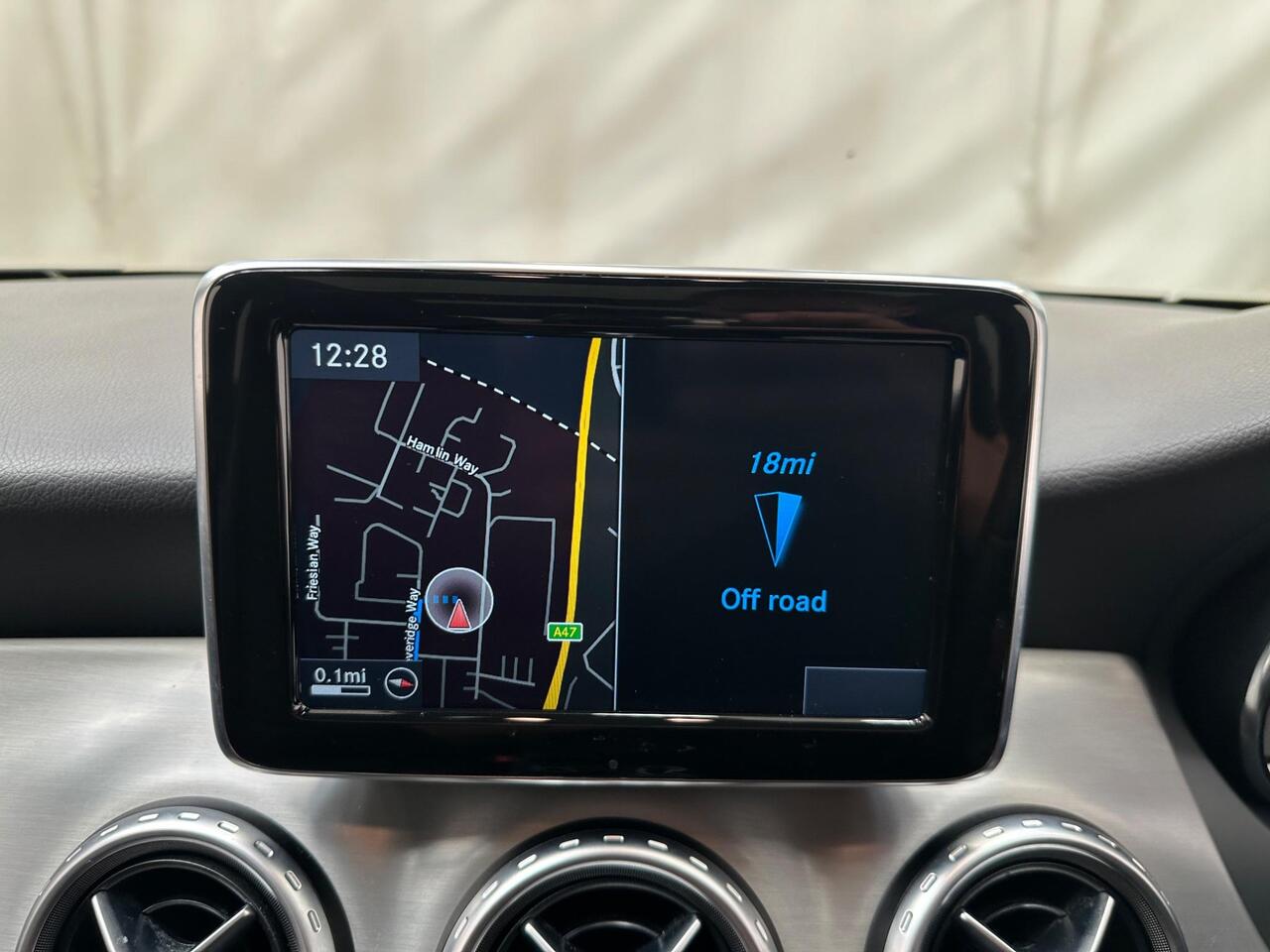 Mercedes-Benz GLA EY15HRN