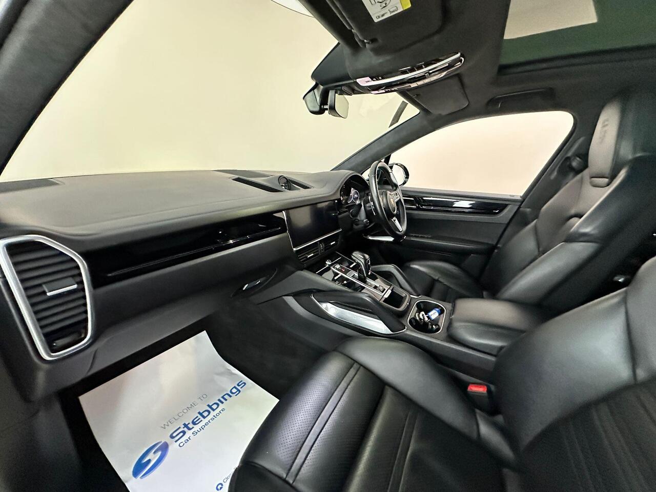 Porsche Cayenne SW69BKY