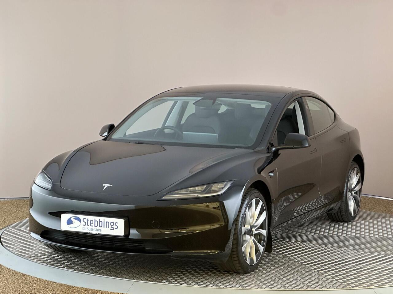Tesla Model 3 LB74UKP