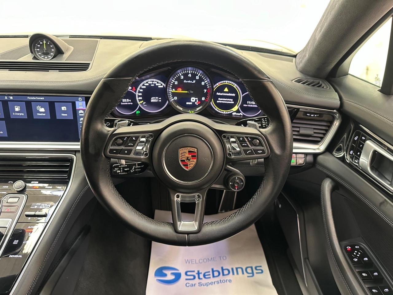 Porsche Panamera LN69UYK