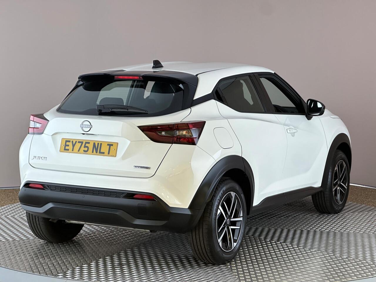 Nissan Juke EY75NLT