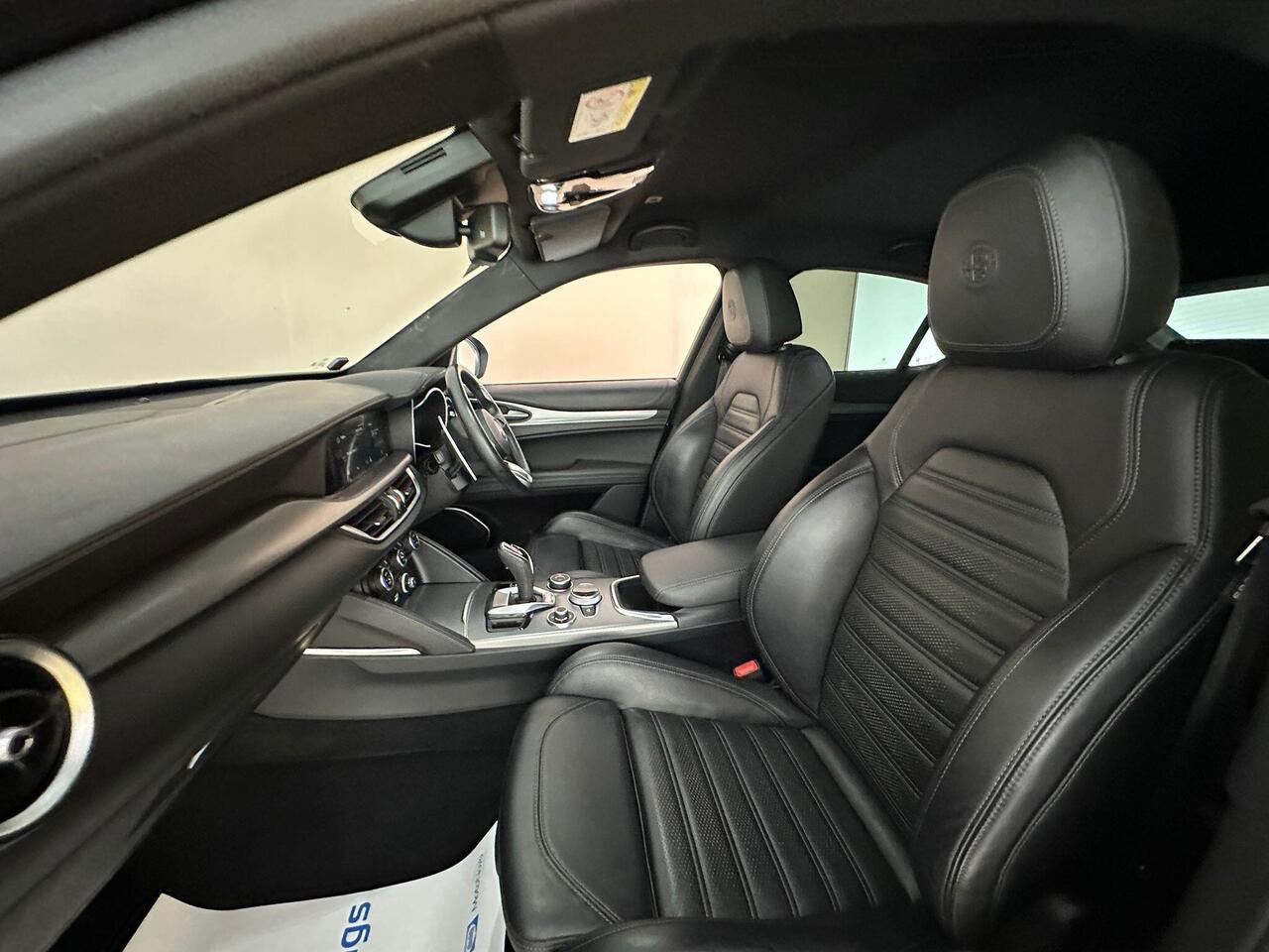 Alfa Romeo Stelvio AO70YYE