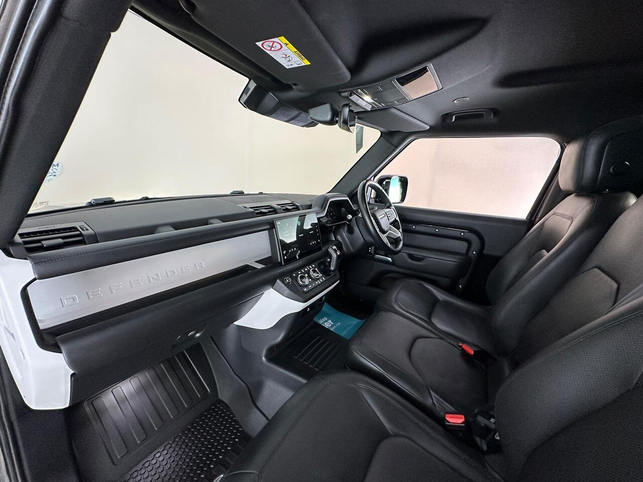 Land Rover Defender 90 GX74TZE