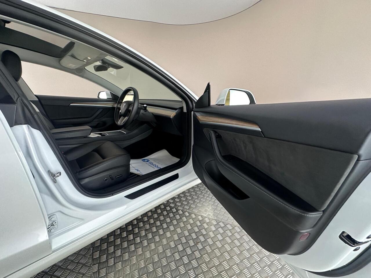 Tesla Model 3 AF72VMX