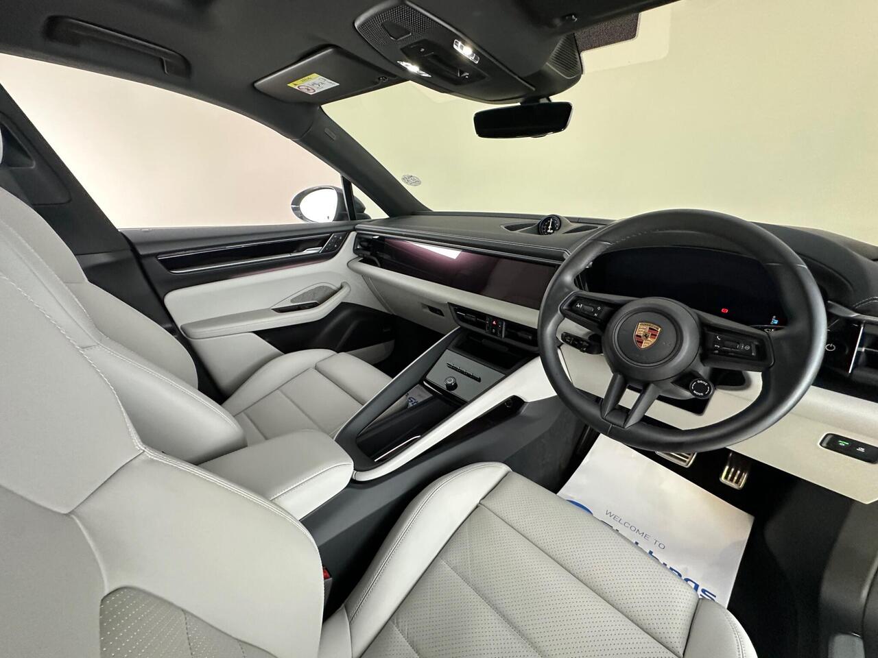 Porsche Macan AK74OLX