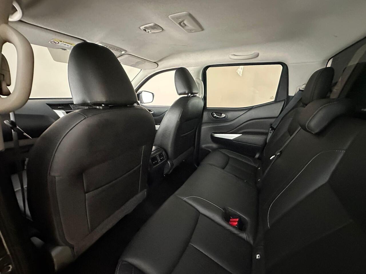 Nissan Navara WJ68YNW