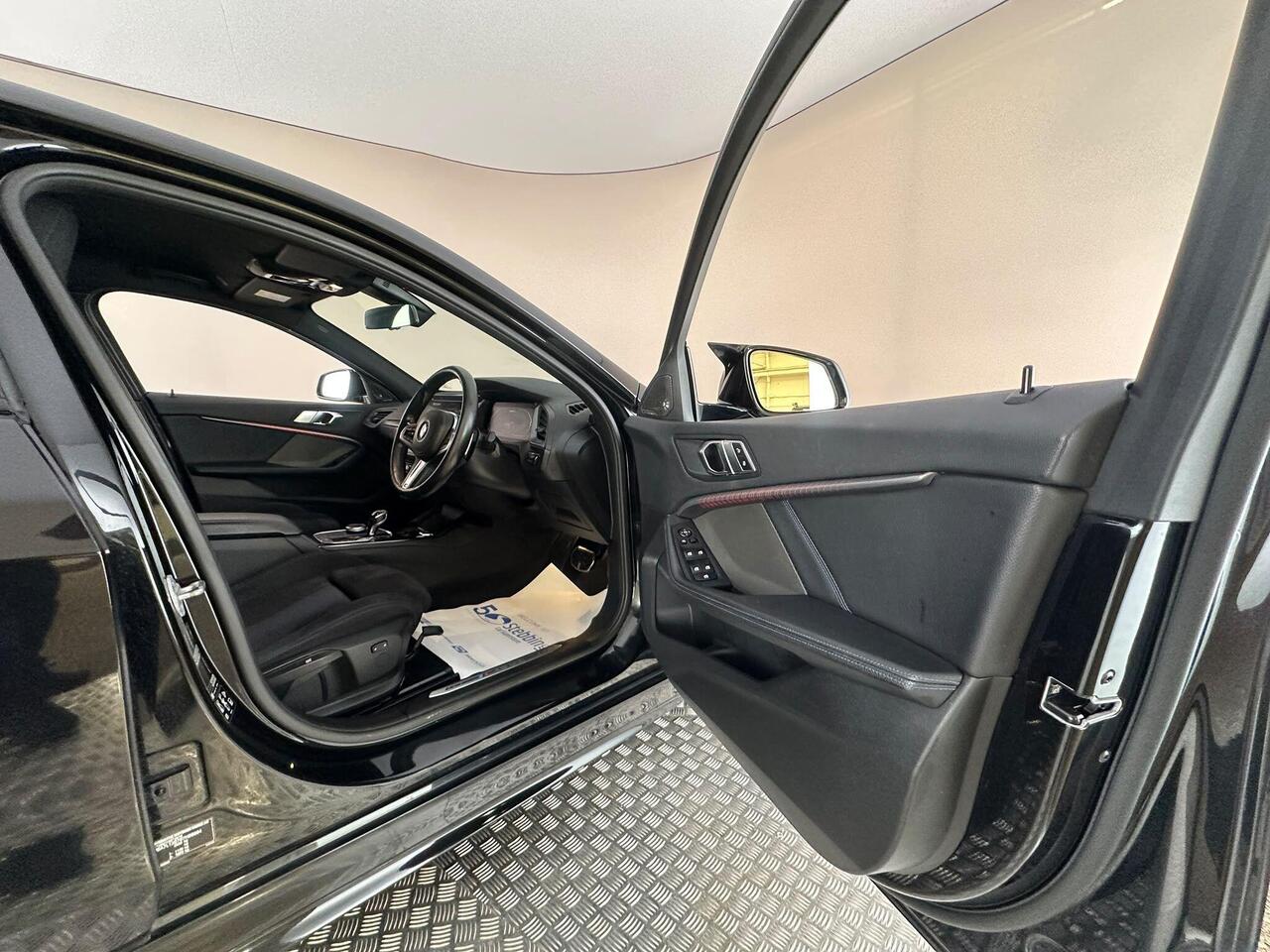 BMW 1 Series YG21ZVM