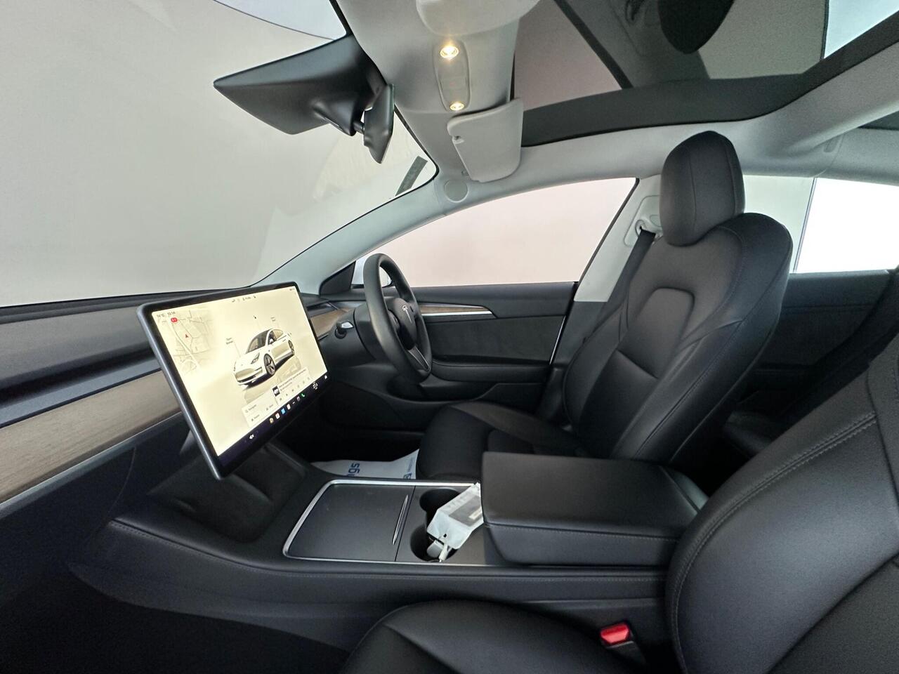 Tesla Model 3 AF72VMX