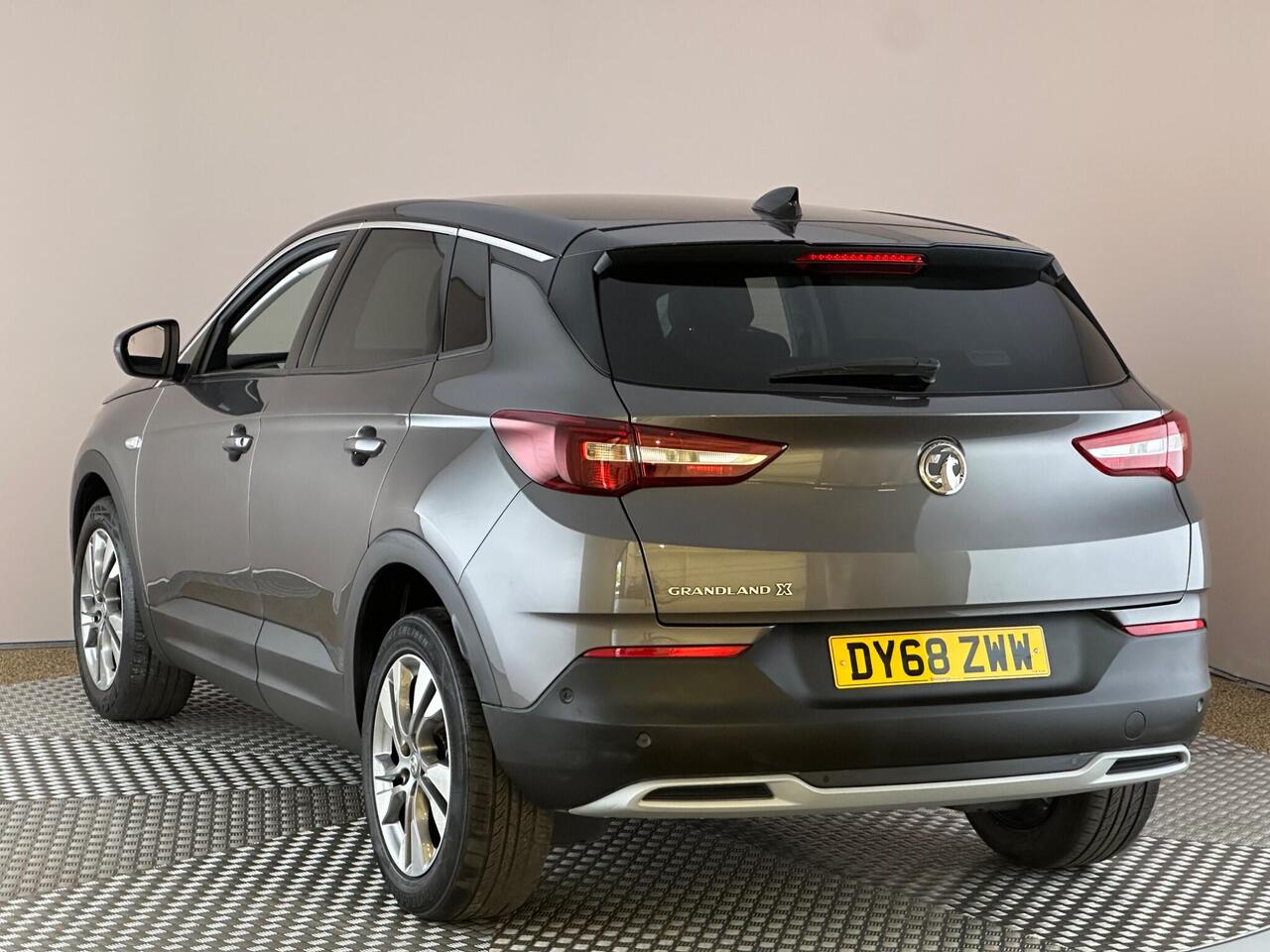 Vauxhall Grandland X DY68ZWW