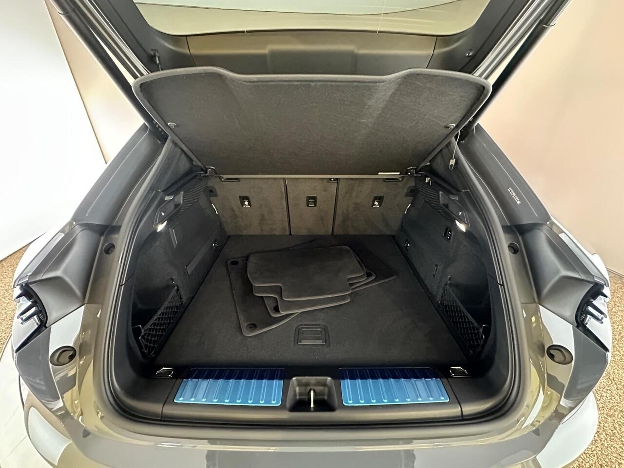Porsche Macan AK74OLX