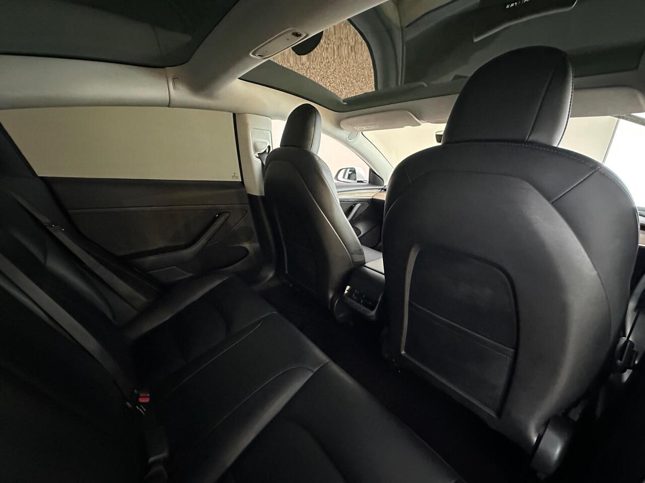 Tesla Model 3 AF72VLV