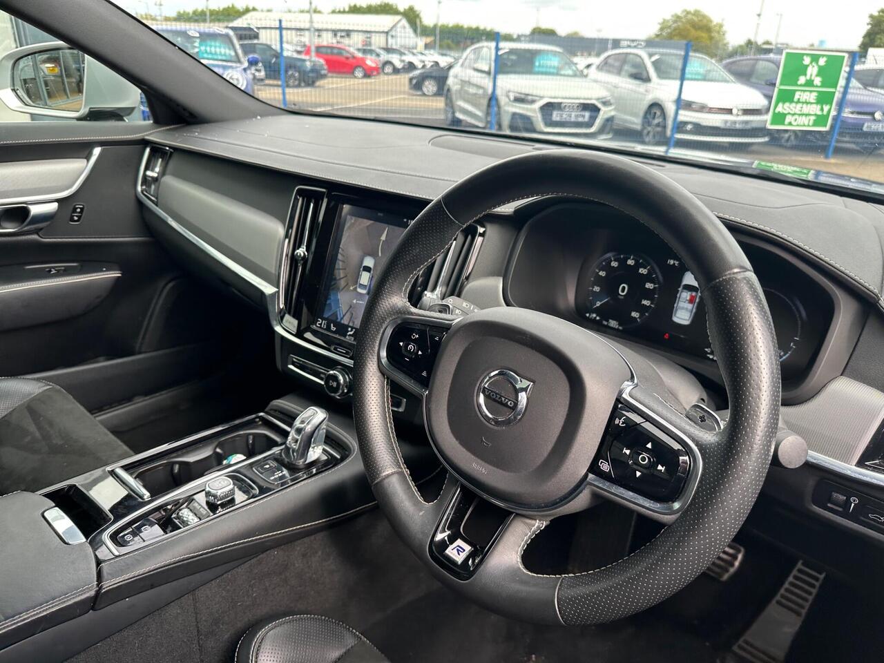Volvo S90 YX68MXL