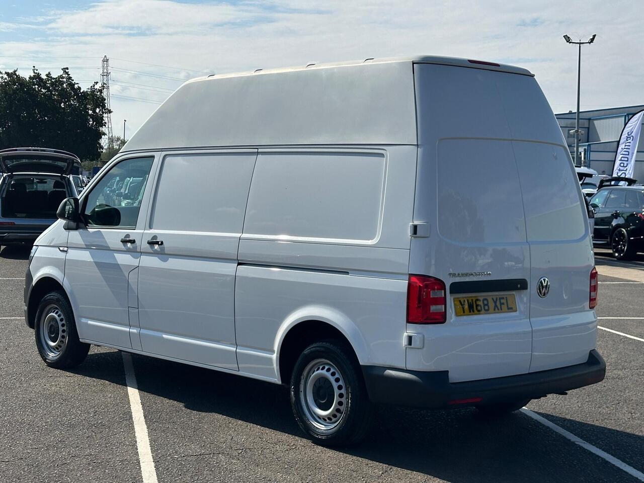 Volkswagen Transporter YW68XFL