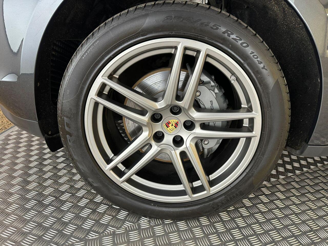 Porsche Macan AJ19VYM