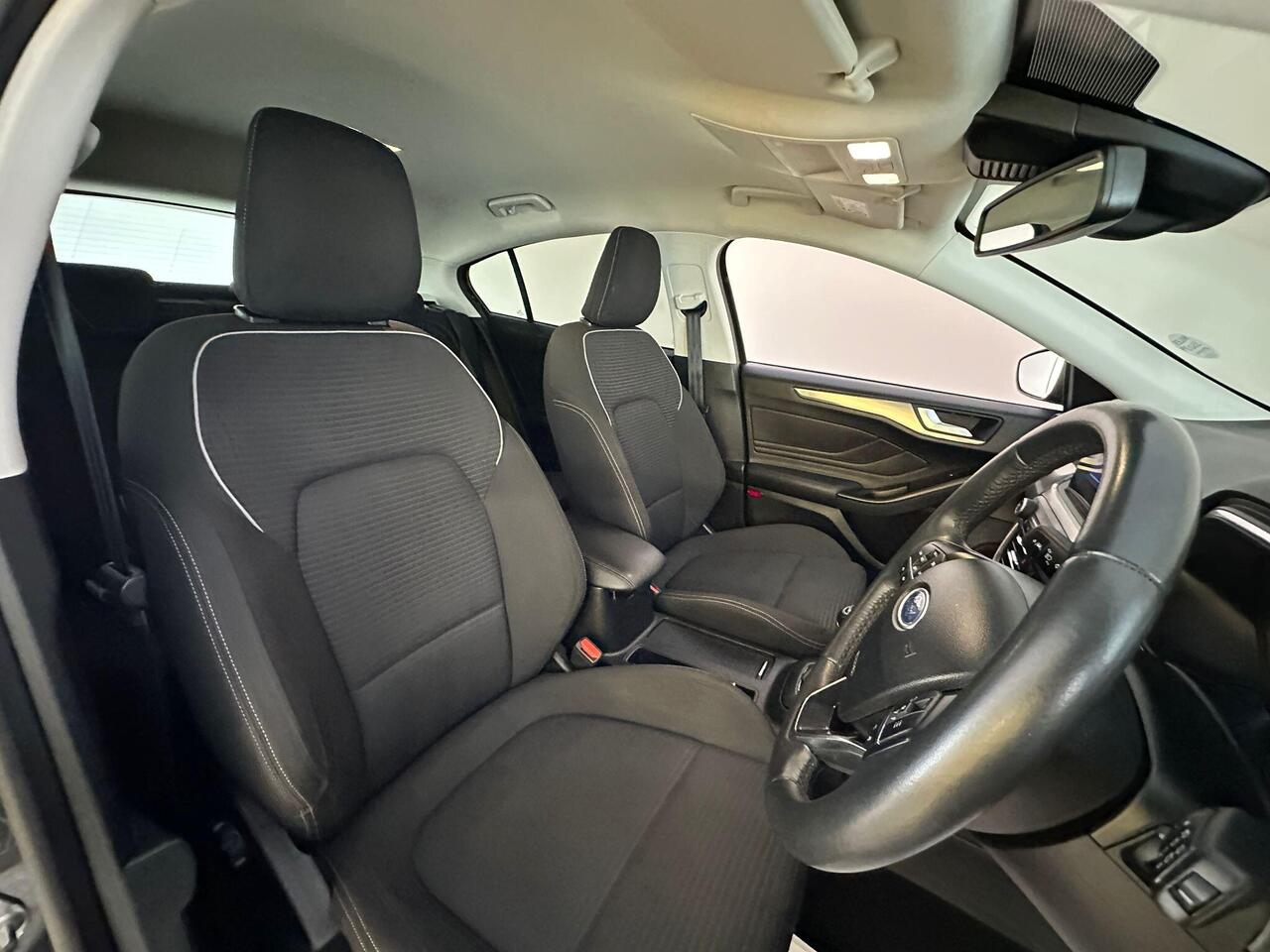 Ford Focus AO69TXA