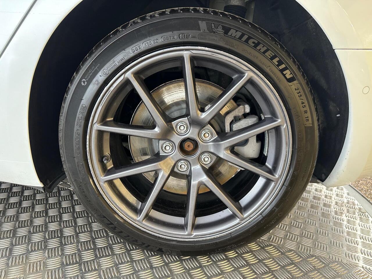 Tesla Model 3 AF72WBK