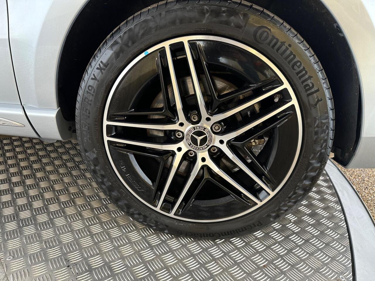 Mercedes-Benz V Class KR25YRO