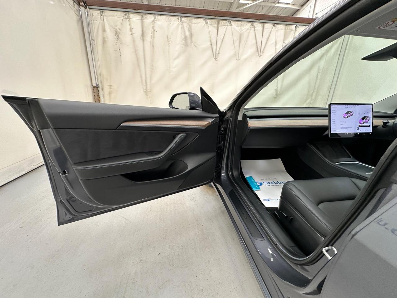 Tesla Model 3 LF71VYC