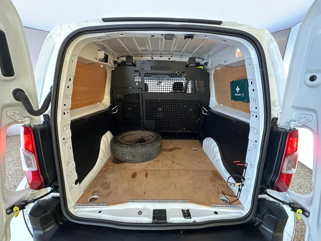 Vauxhall Combo FE70OOB