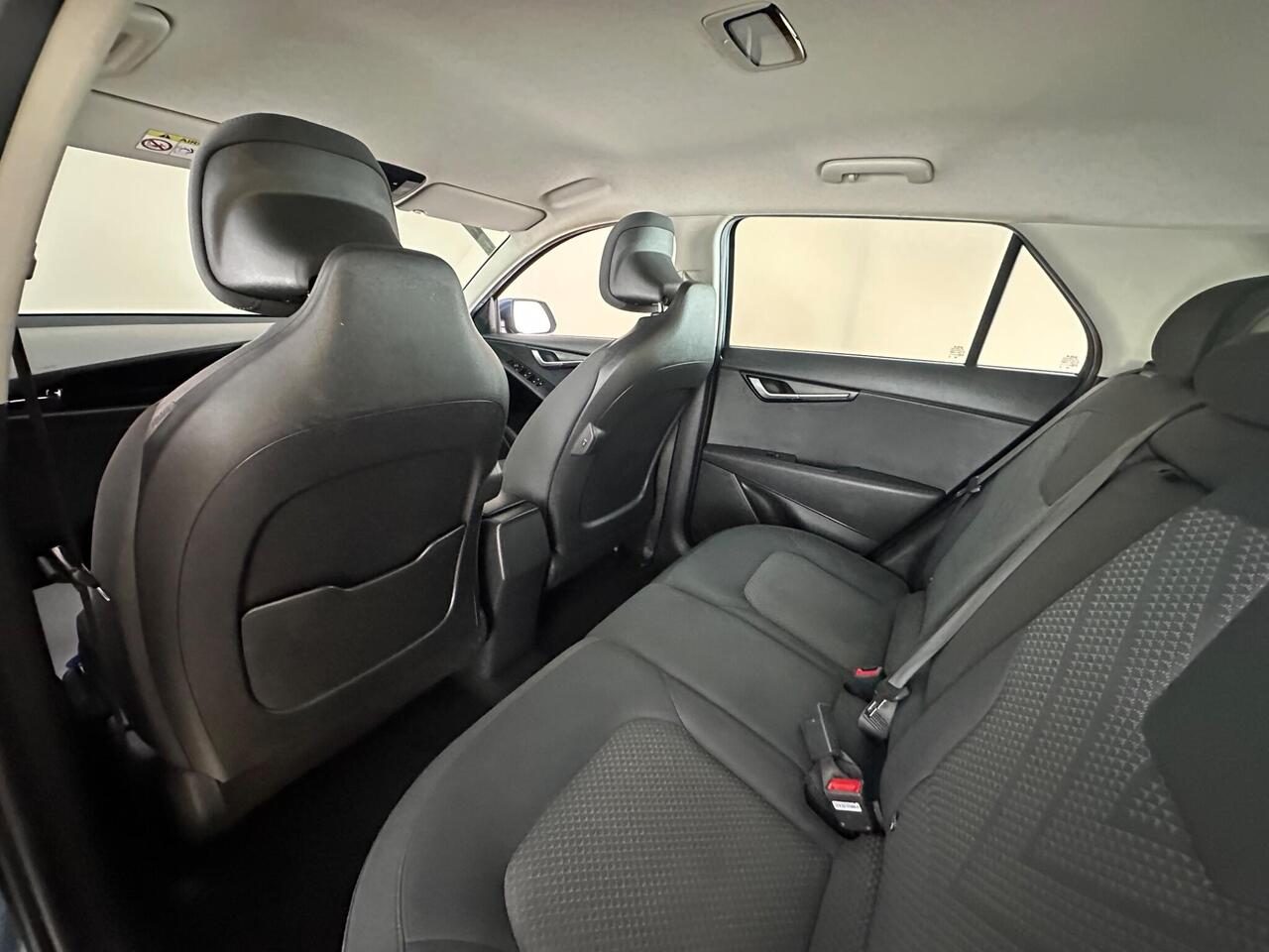 Kia Niro LS73XAX