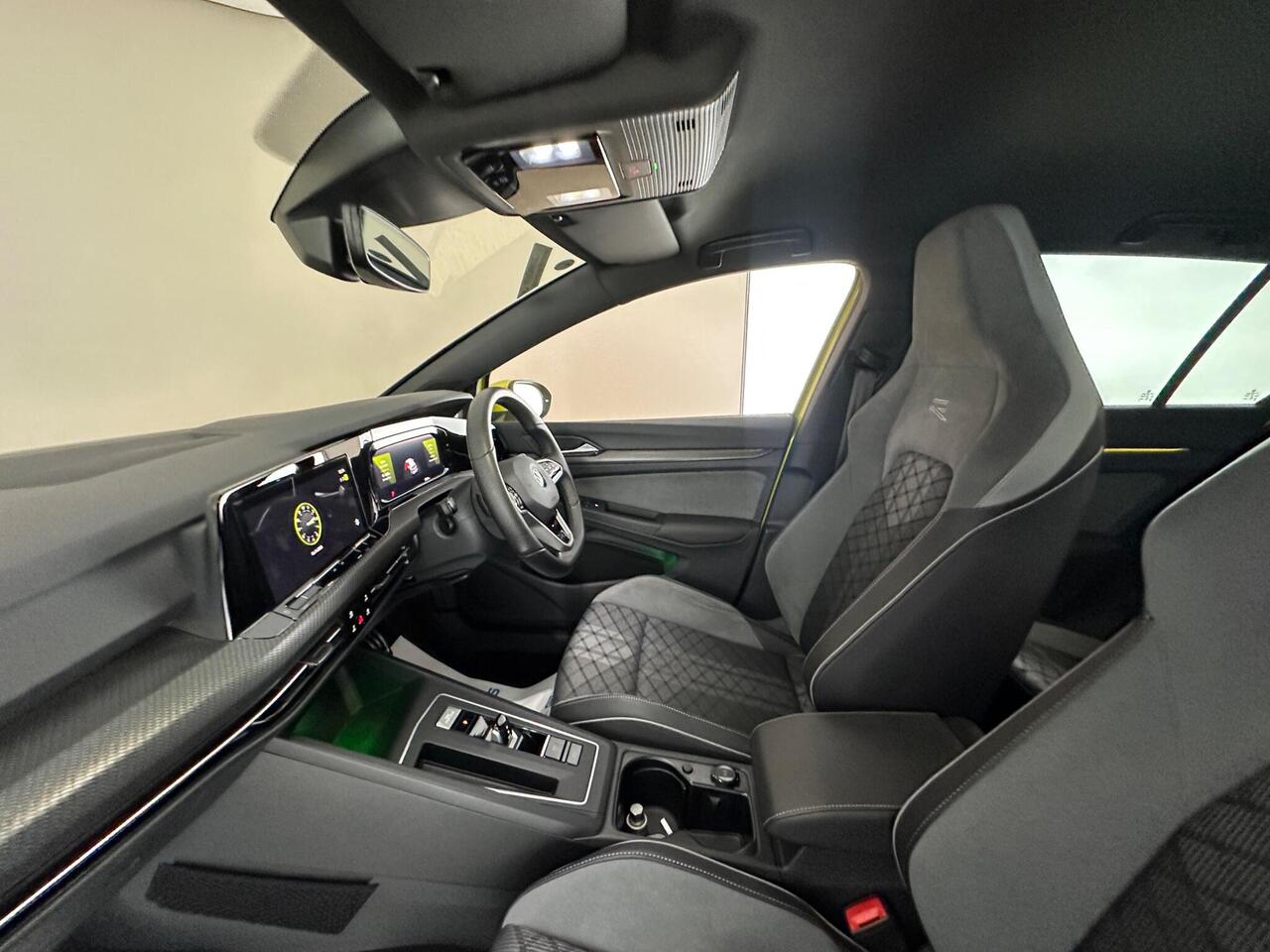 Volkswagen Golf EX71HKW