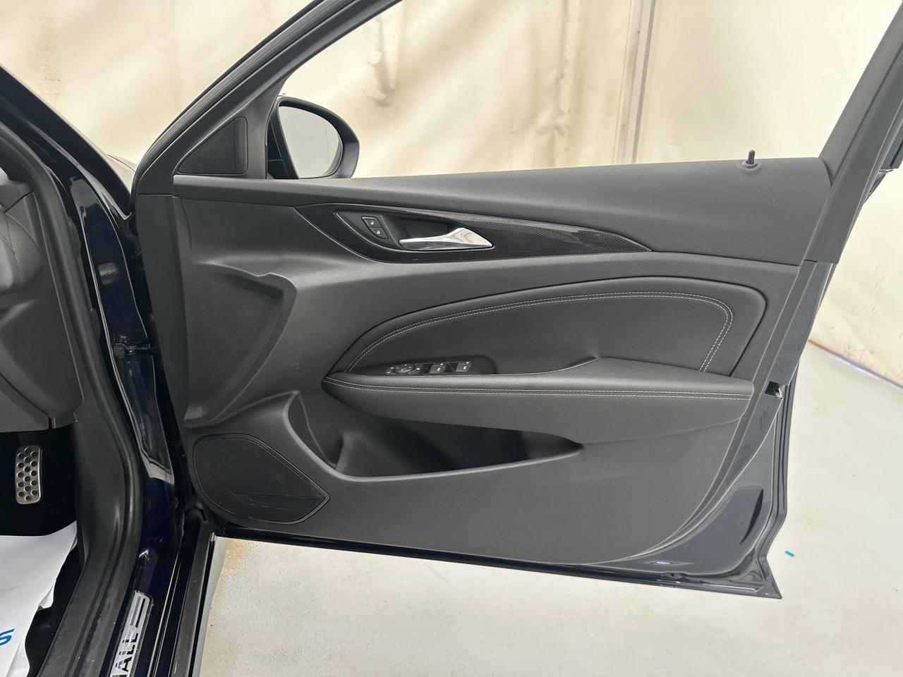Vauxhall Insignia BT67GNN