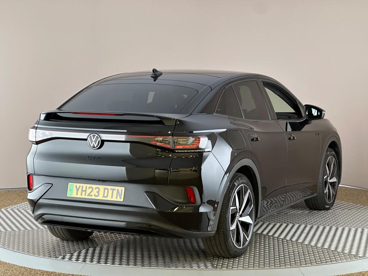 Volkswagen ID.5 YH23DTN