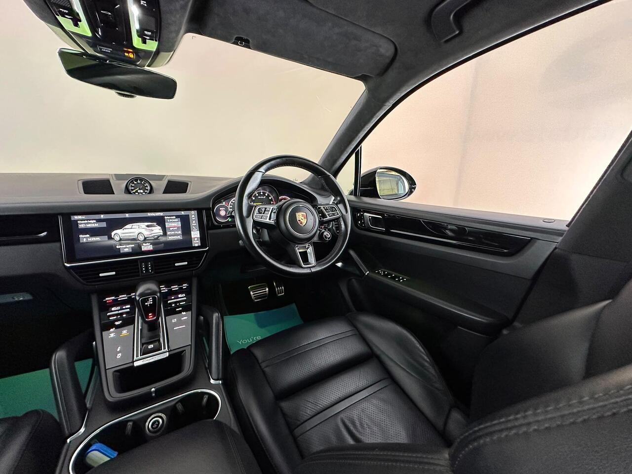 Porsche Cayenne SW69BKY