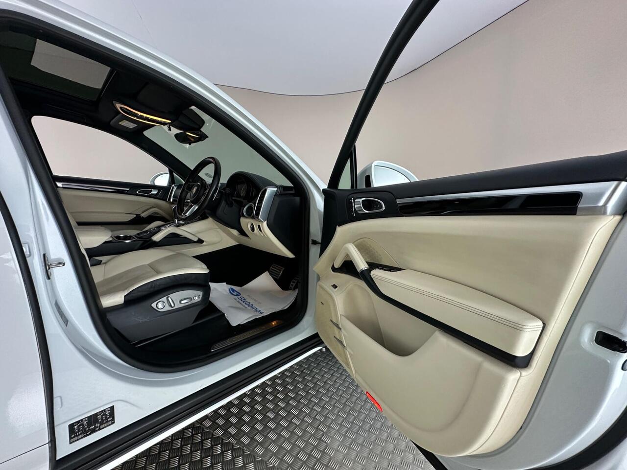 Porsche Cayenne LT65GWL