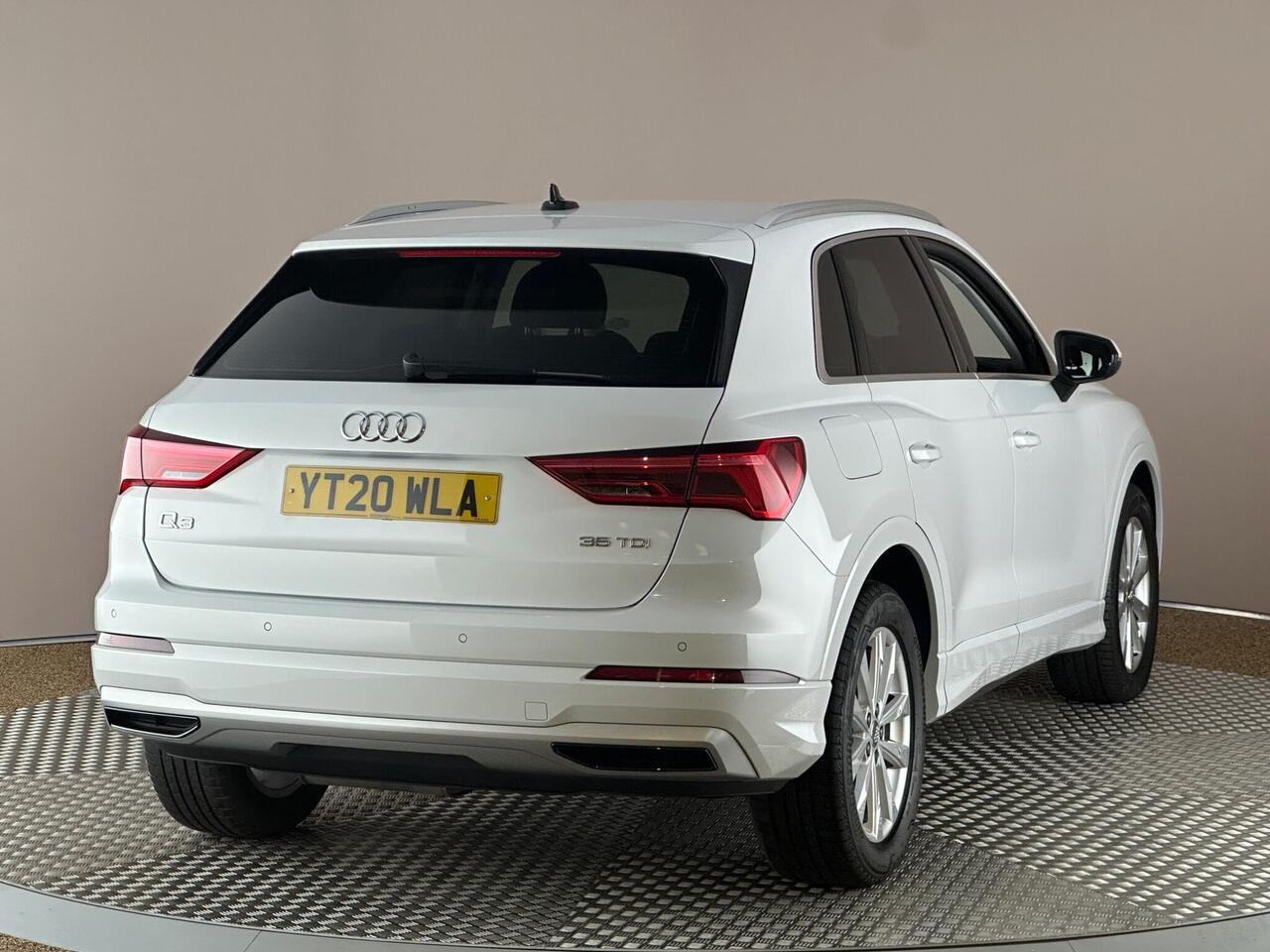 Audi Q3 YT20WLA