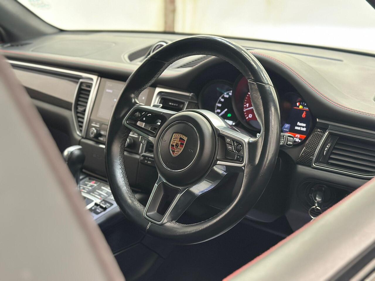 Porsche Macan WM66DZS