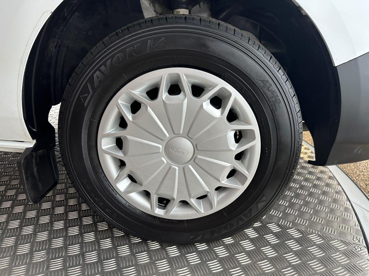 Ford Transit Custom MA71VUM