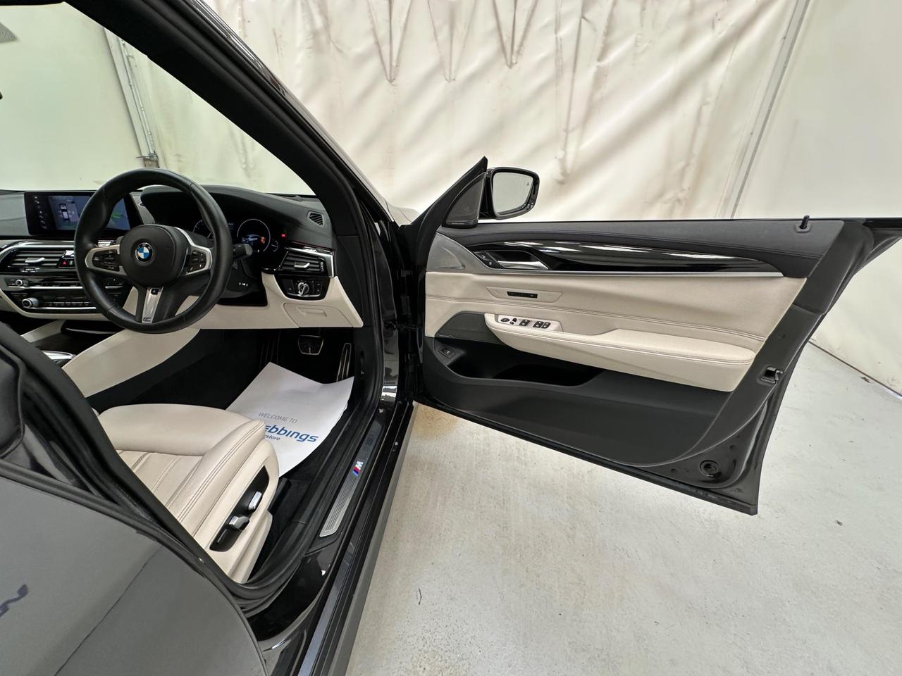 BMW 6 Series Gran Turismo YD68SYZ