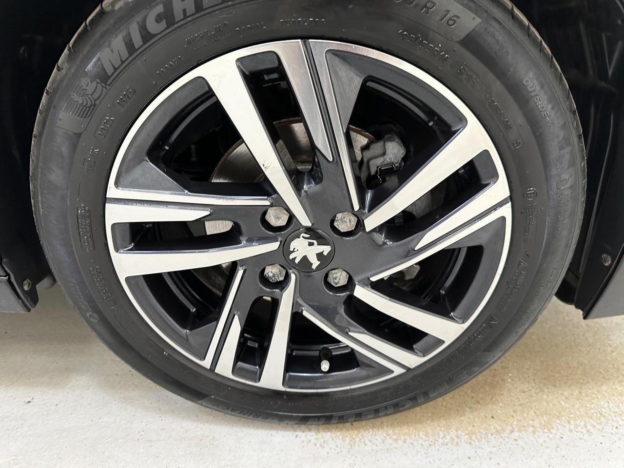 Peugeot 208 AJ23DWM