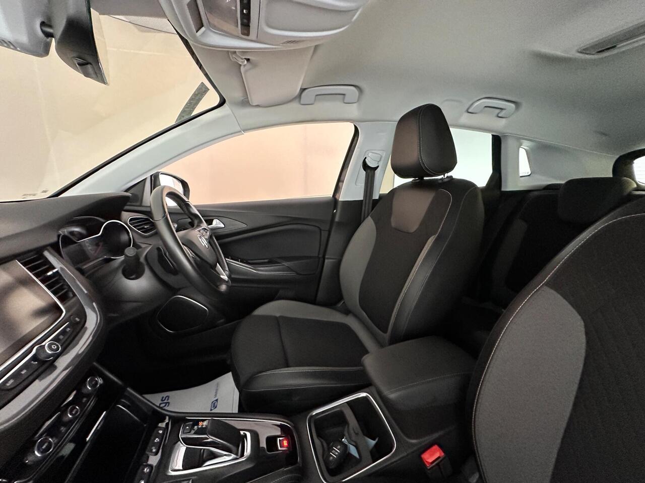 Vauxhall Grandland X DN70HKY