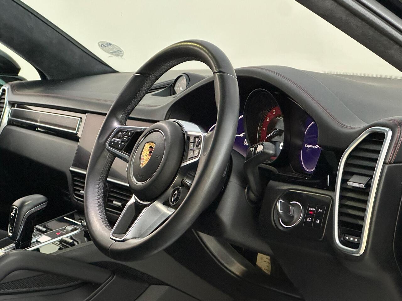 Porsche Cayenne AO22XFK