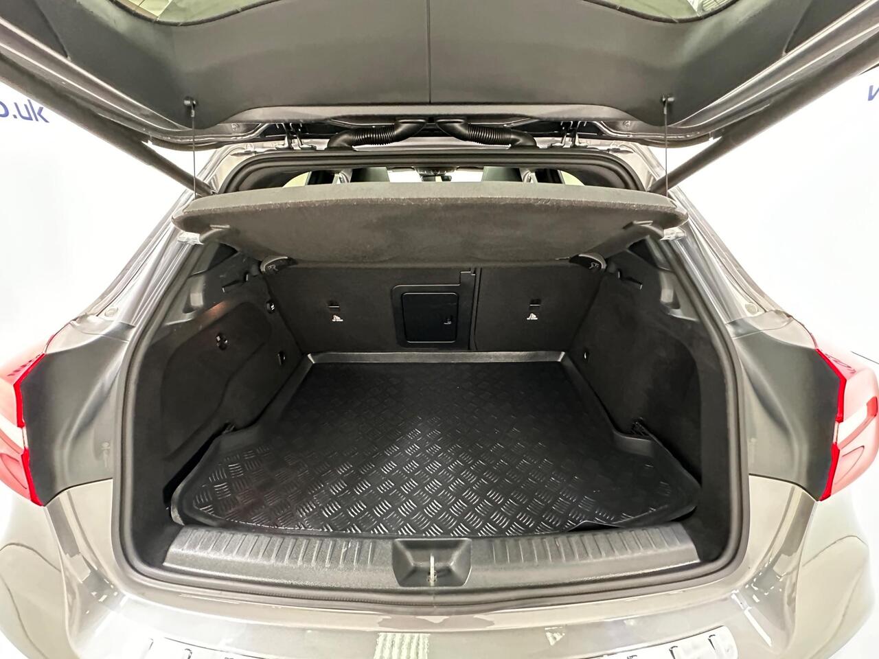 Mercedes-Benz GLA EY15HRN